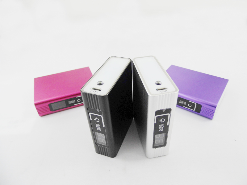Single U compact Matchbox with digital display 18650 mobile power charger aluminum shell (suitable for gifts)